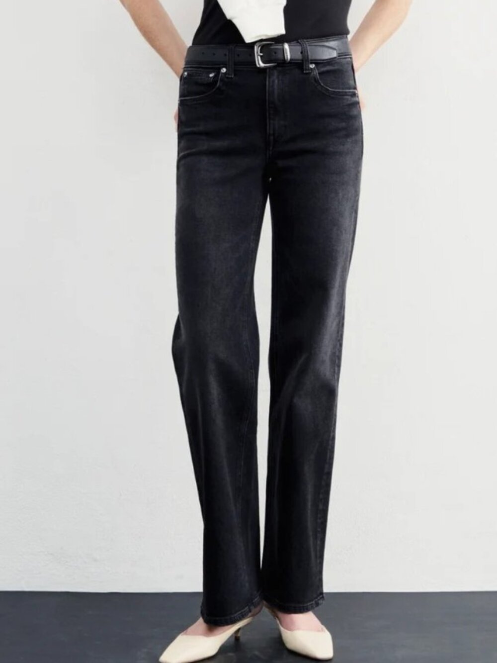 AYR Secret Sauce Jeans 26R in Date Night (Black)